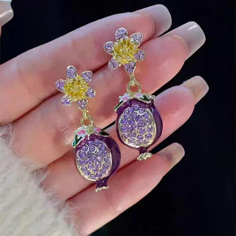 

Exquisite Purple Pomegranate Flower Dangle Earrings - Niche Design with a High-End Fashion Sense for Women фиолетовый
