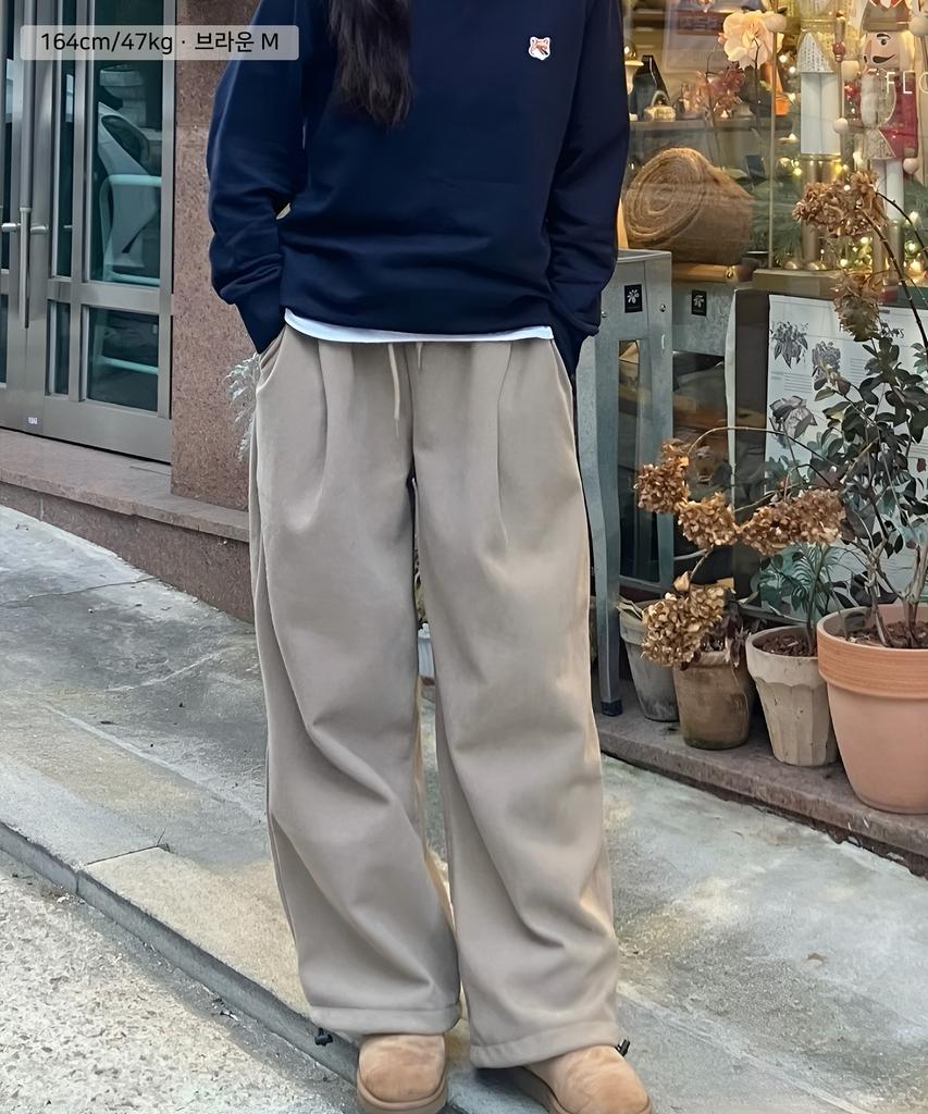 Baldebeullangko Wide One-Pleat Corduroy Brushed String Pants [Brown]