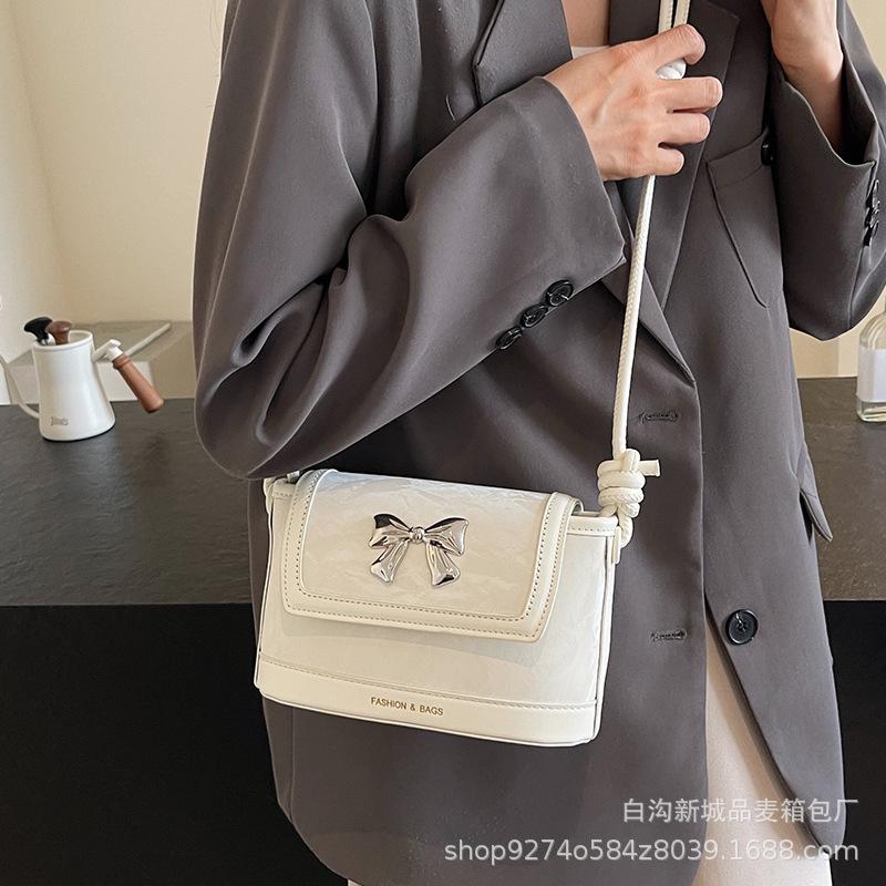This Year's Popular Fashion and Versatile Small Bag Women's 2025 New Trendy Manufacturer's Armpit Bag Foreign Crossbody Bag