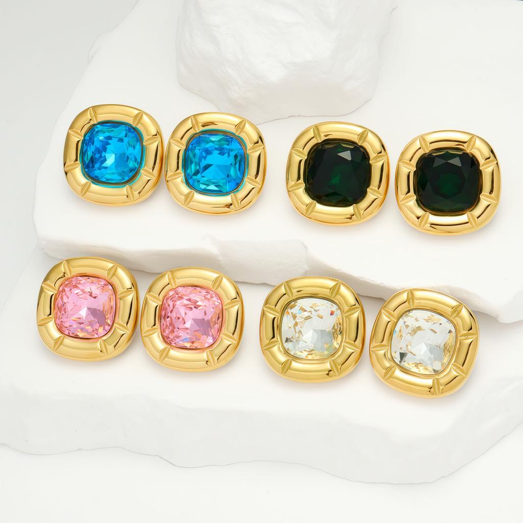 Light Luxury Fashion Square Colored Diamond Necklace Female Popular Personality Temperament Titanium Steel Clavicle Chain Versatile