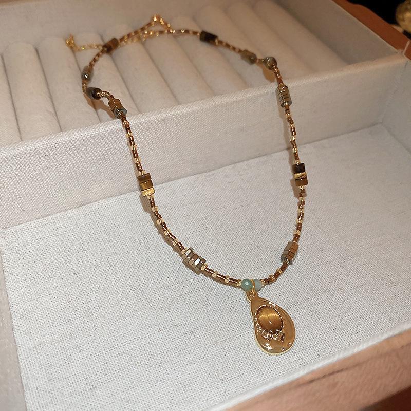 Dopamine Pearl Necklace: Retro Court Style Versatile Clavicle Chain for Women