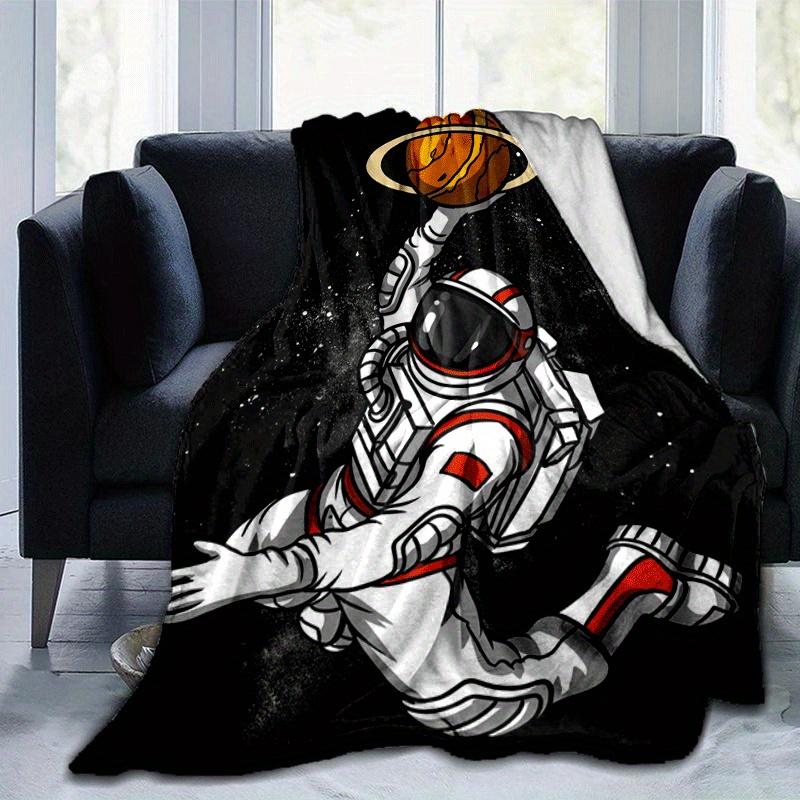 

1pc Astronaut Printing Lightweight Flannel Blanket, Comfortable and Warm Blanket, for Camping Sofa Bed and Couch Office, Gift 100x150cm