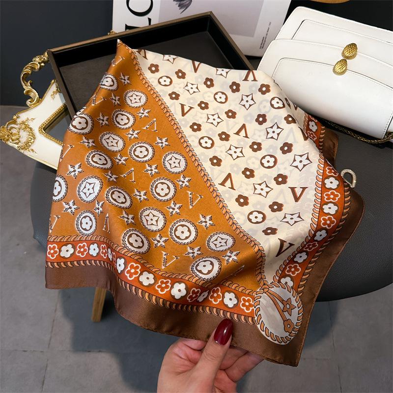 Leopard Print Small Square Scarf Imitation Silk Headscarf Scarf Printed Silk Scarf Neck Protection Scarf Professional Lady