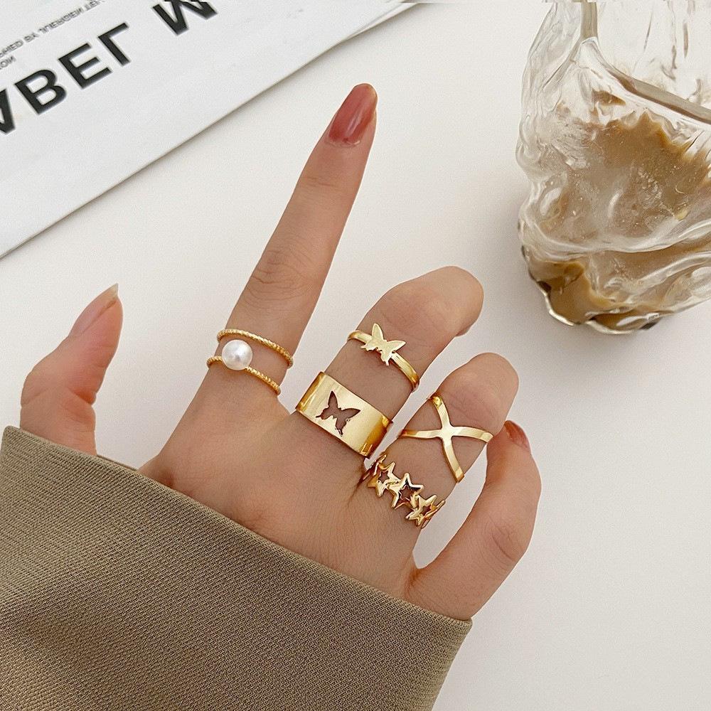 10-Piece Star and Moon, Heart, and Leaf Knuckle Ring Set - Creative Retro Women's Rings