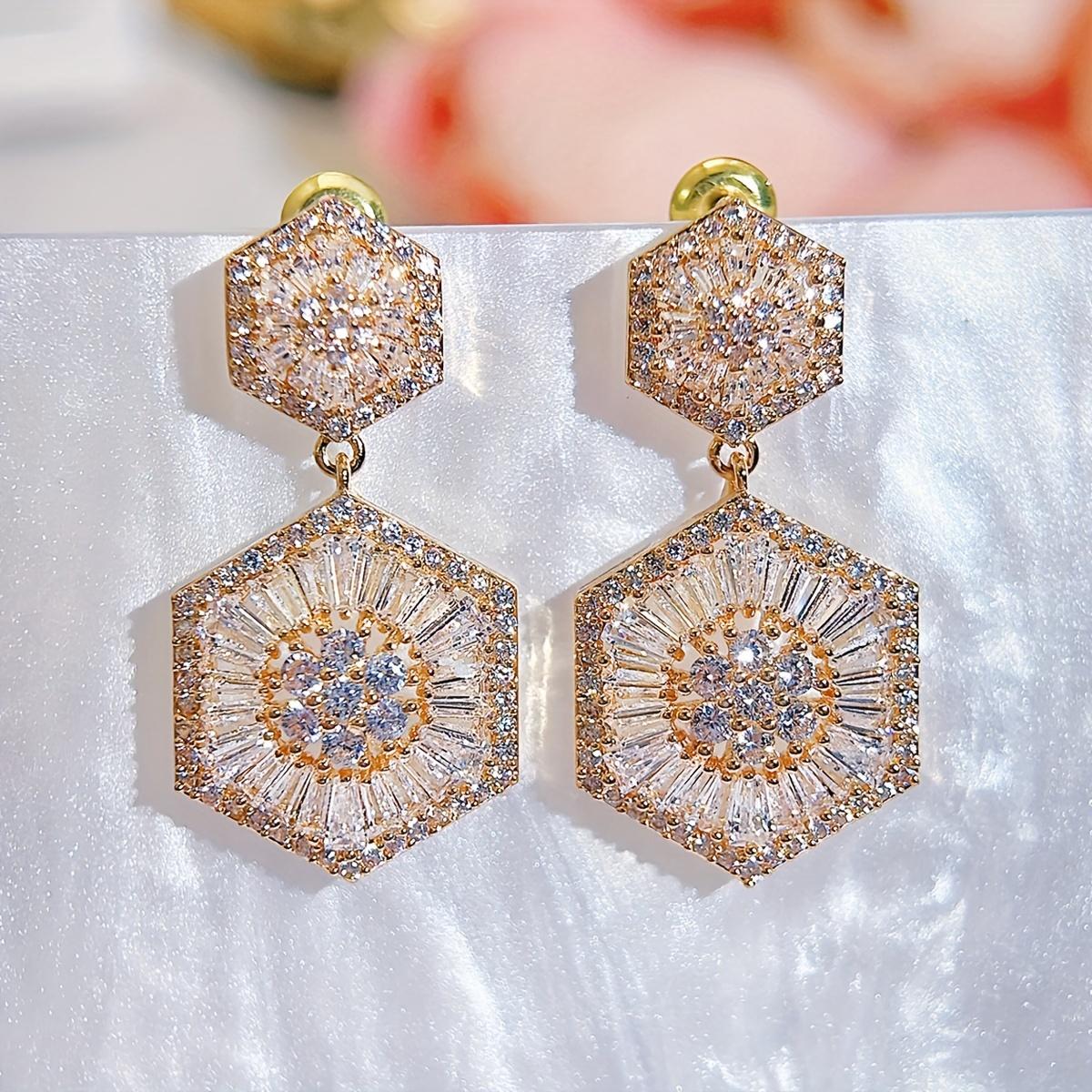 

One Pair of Shiny White Synthetic Zirconia Inlaid Hexagonal Drop Earrings Golden Jewelry Suitable for Bridal Wedding Wear золотистый