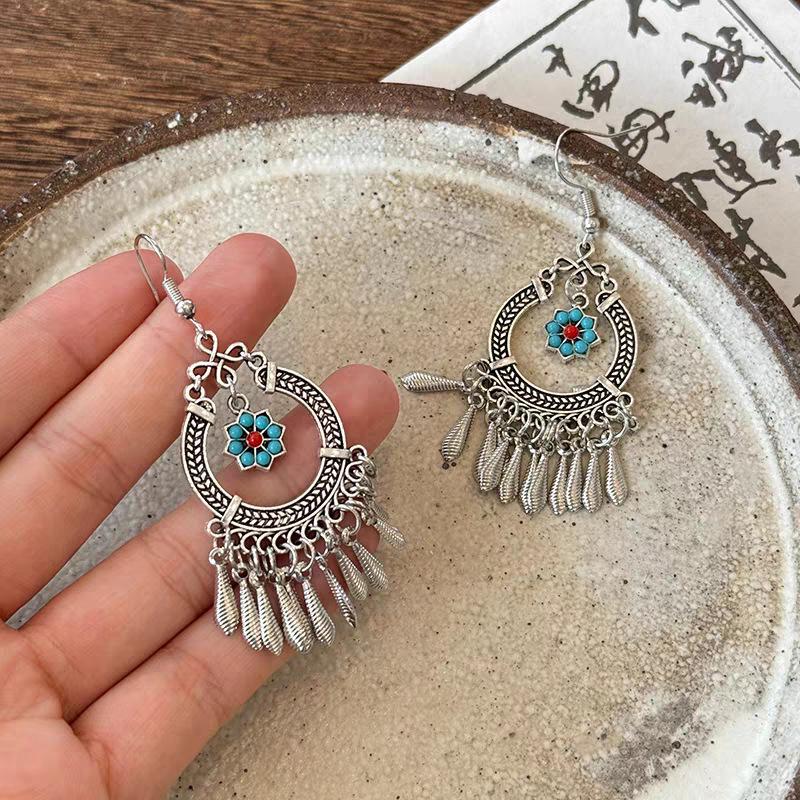 New Chinese-style fringed earrings women's retro ethnic style earrings, cheongsam Hanfu design sense fashion new personalized earrings