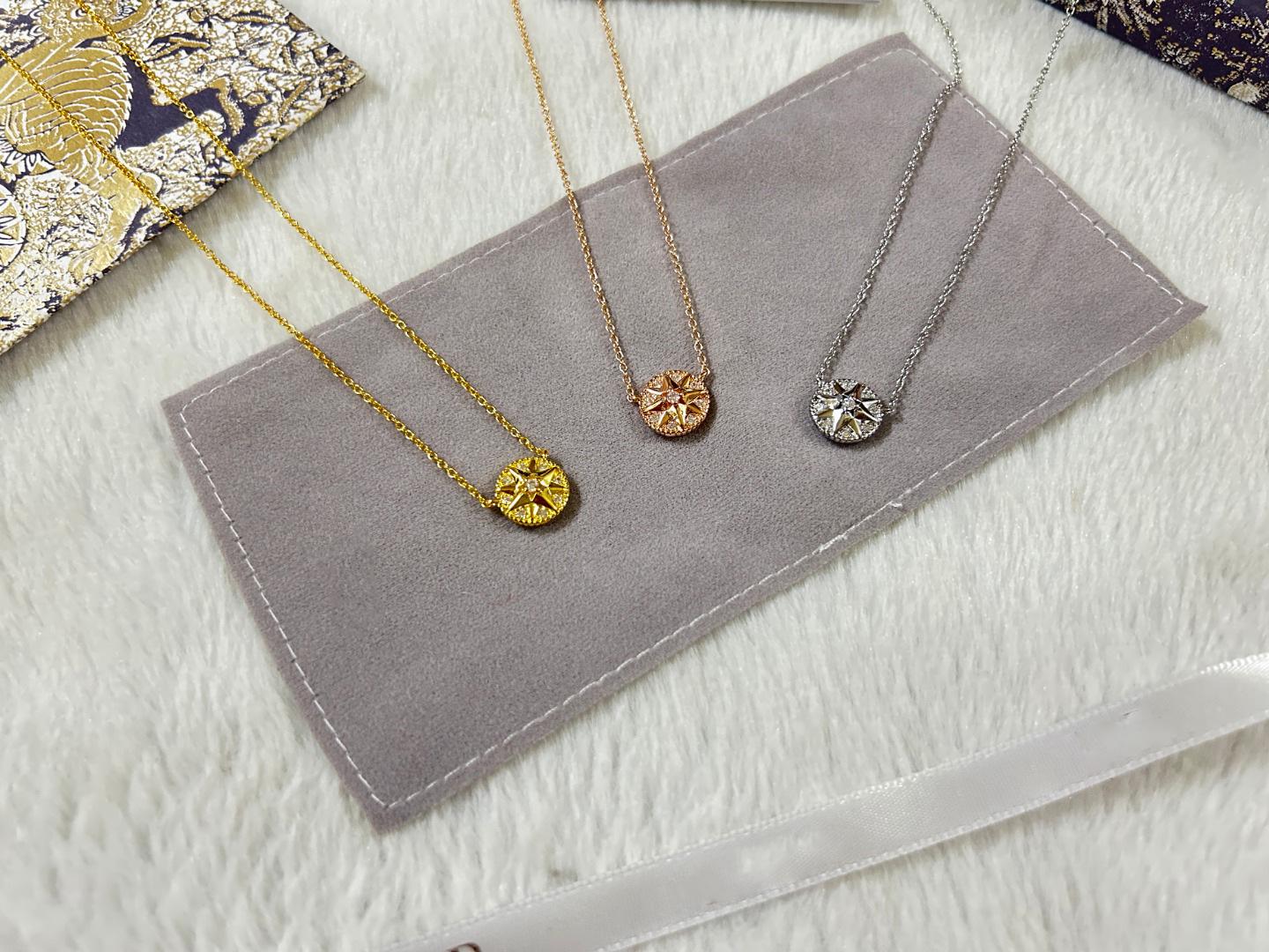 Eight-Pointed Star Compass Necklace: 18K Gold-Plated, Diamonds, Natural Mother-of-Pearl, Versatile Clavicle Chain. Platinum