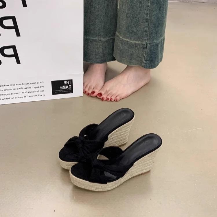 

Small person increases height, large size knot slope heel slippers, women s summer wear straw thick-soled beach sandals, one-word drag 40 чёрный