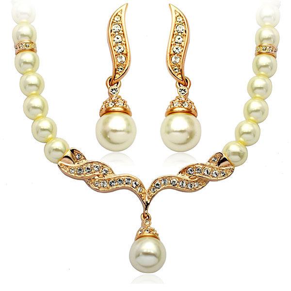 

Elegant Korean Angel Wing Pearl Necklace Set for Brides