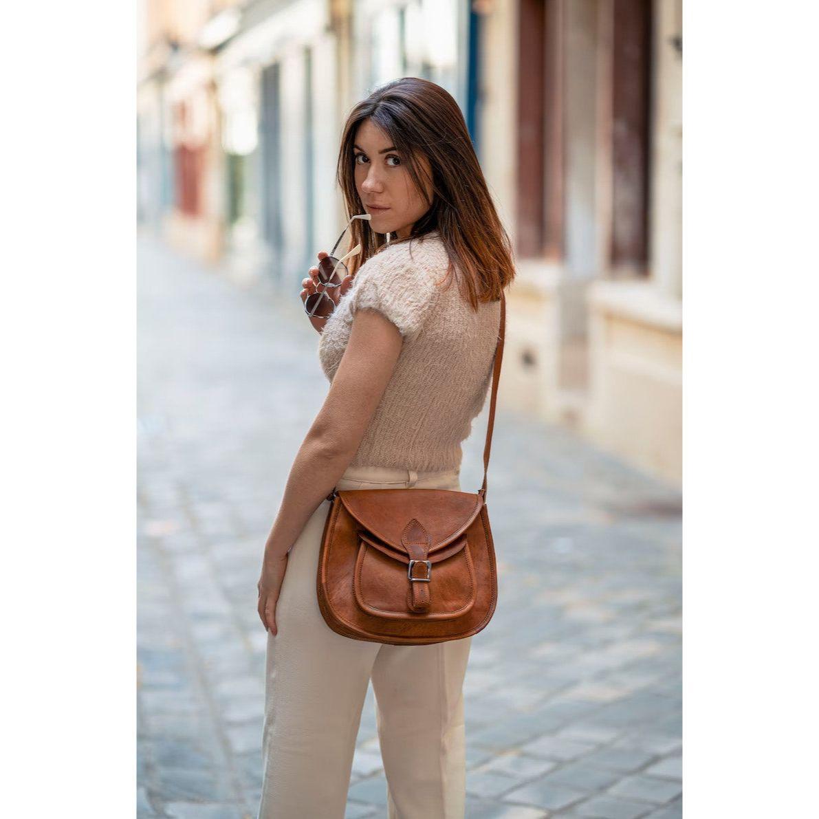 Женская сумка через плечо из натуральной кожи — фото 2