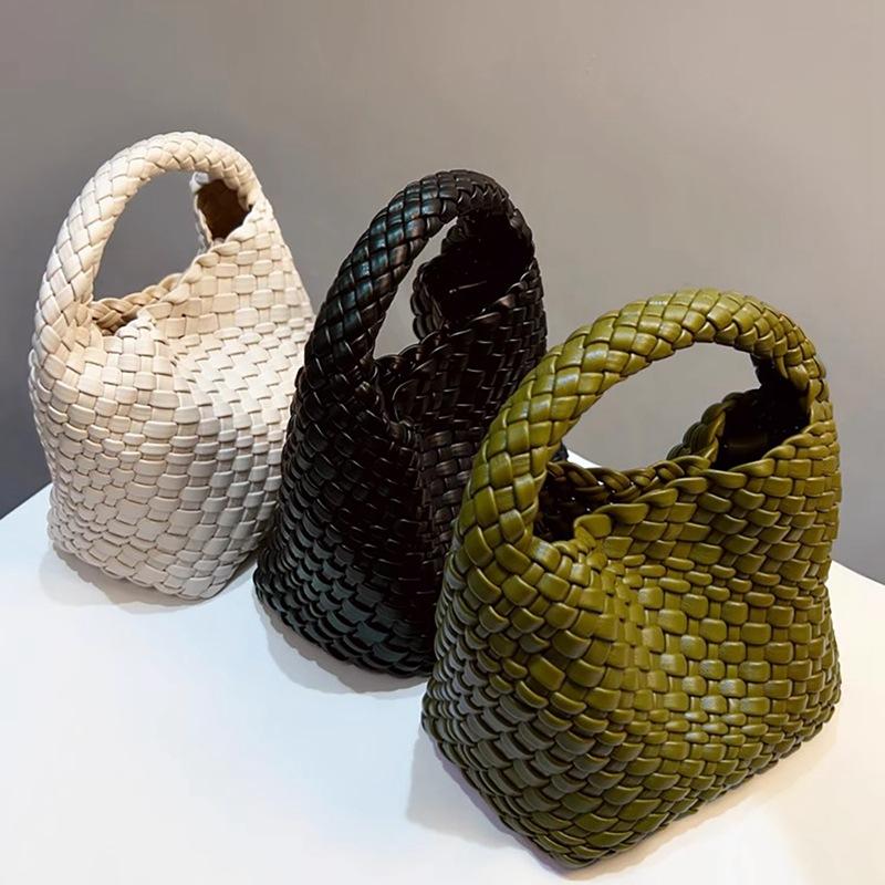 Handwoven Bag 2025 New Women's Bag Summer Versatile Handheld Bucket Bag Fashion Single Shoulder Crossbody Small Bag