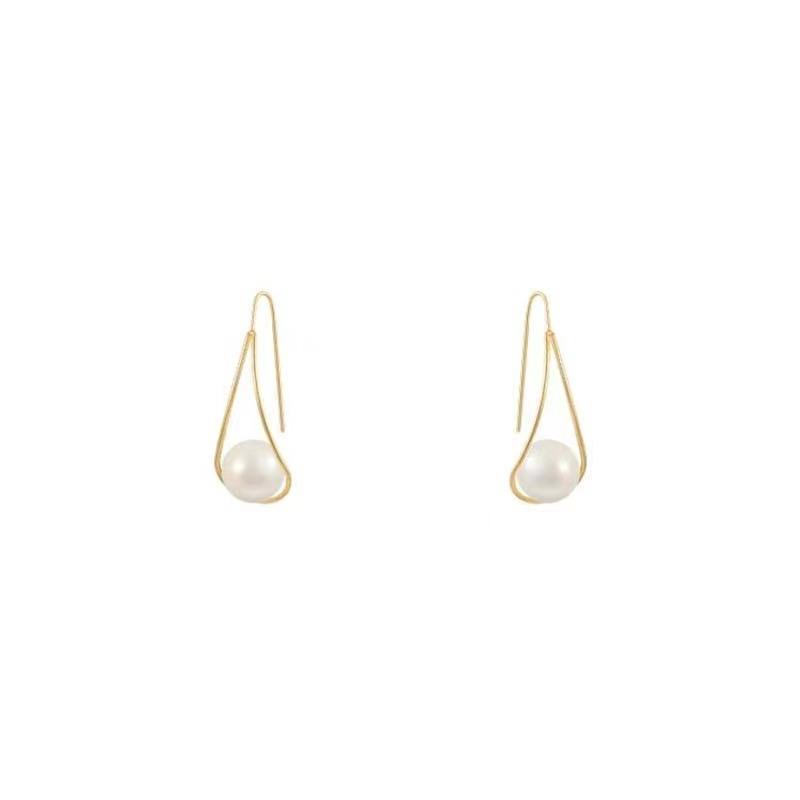 Simple Metal Pearl Earrings Women'S Retro Elegance Temperament Celebrity Atmosphere Niche Design Explosive Earrings