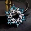 Retro Flower Cluster Brooch, High-end Women's Exquisite Blue Crystal Corsage, with A Niche Design Sense