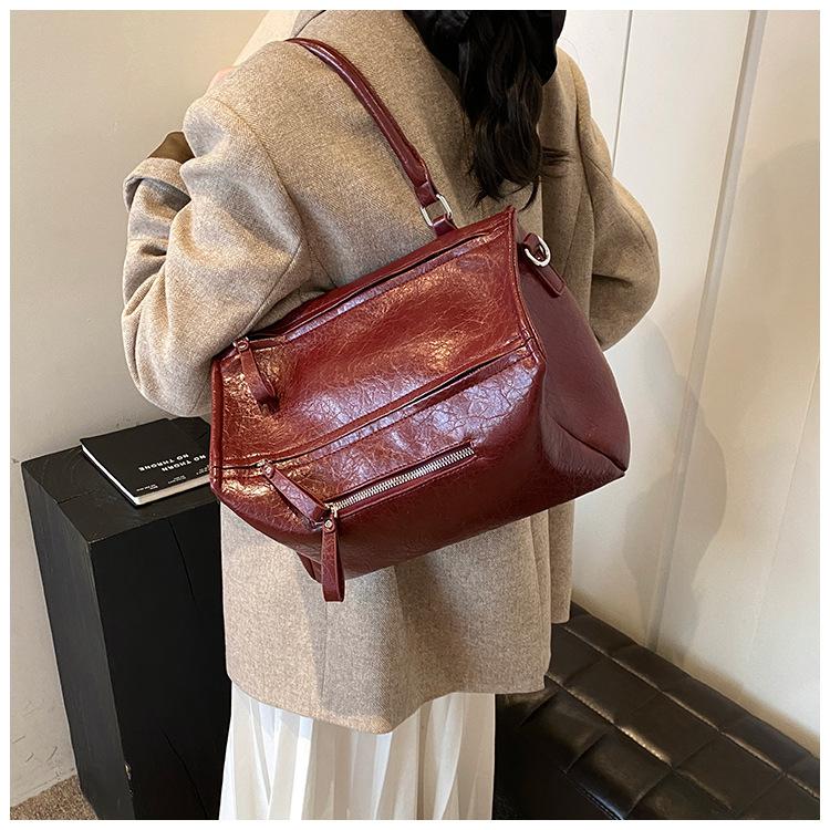 2025 new fashion trend locomotive bag crystal women's bag shoulder messenger bag bag