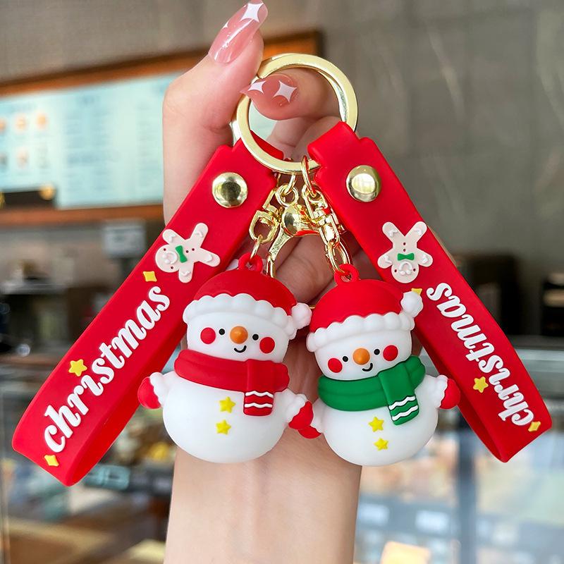 Adorable Snowman Keychain: Cartoon Pendant for Car or Backpack, Perfect Christmas Gift