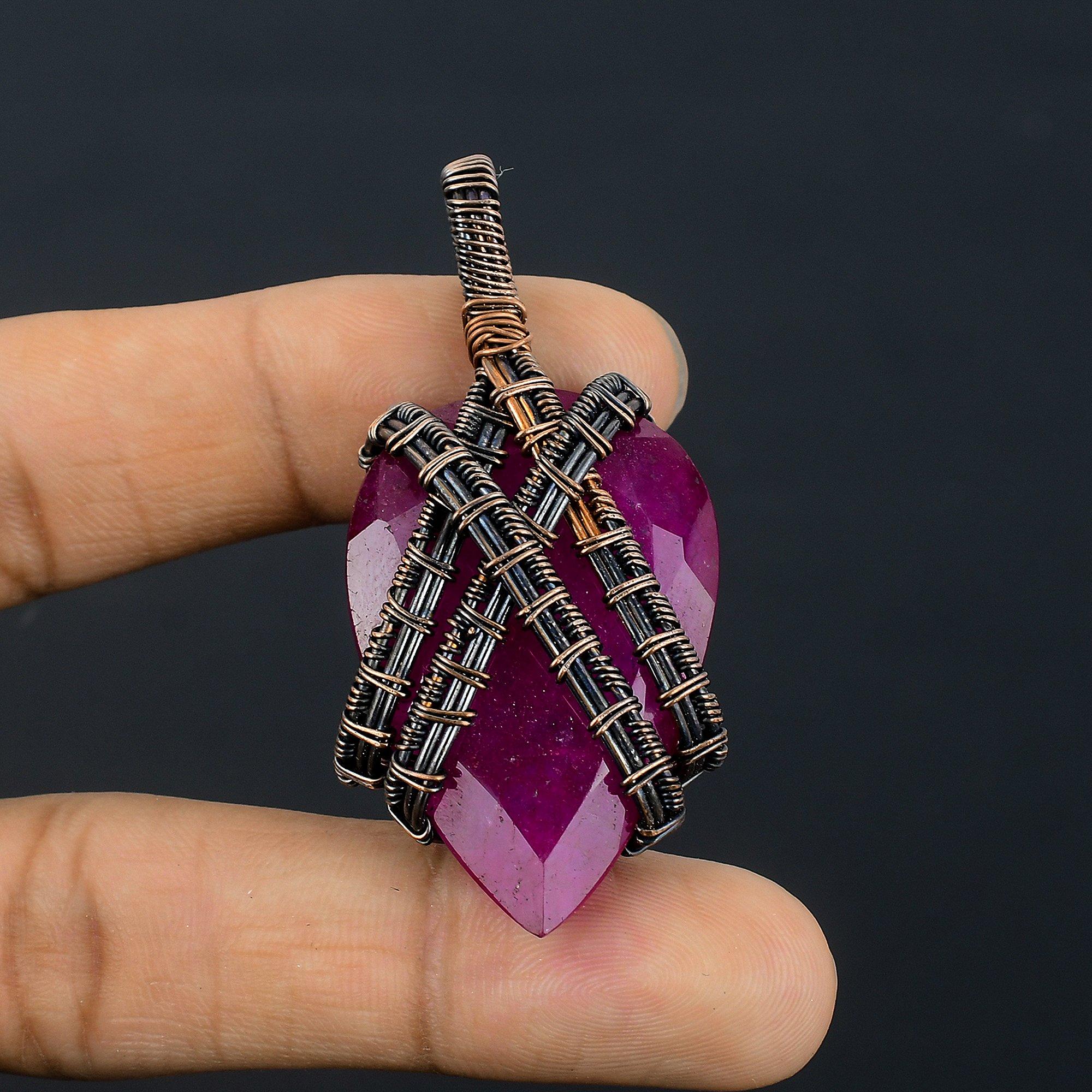 

Рубиновый кулон Ювелирные изделия из драгоценных камней, Кулон ручной работы, обернутый медной проволокой 999 пробы, Ювелирные изделия новейшего дизайна 2.55 Inches