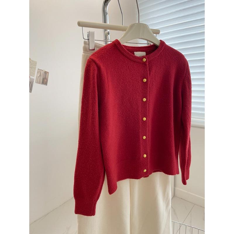 White raspberry powder small gold buckle knitted cardigan for women! Autumn and winter soft waxy thickened warm crew neck sweater jacket