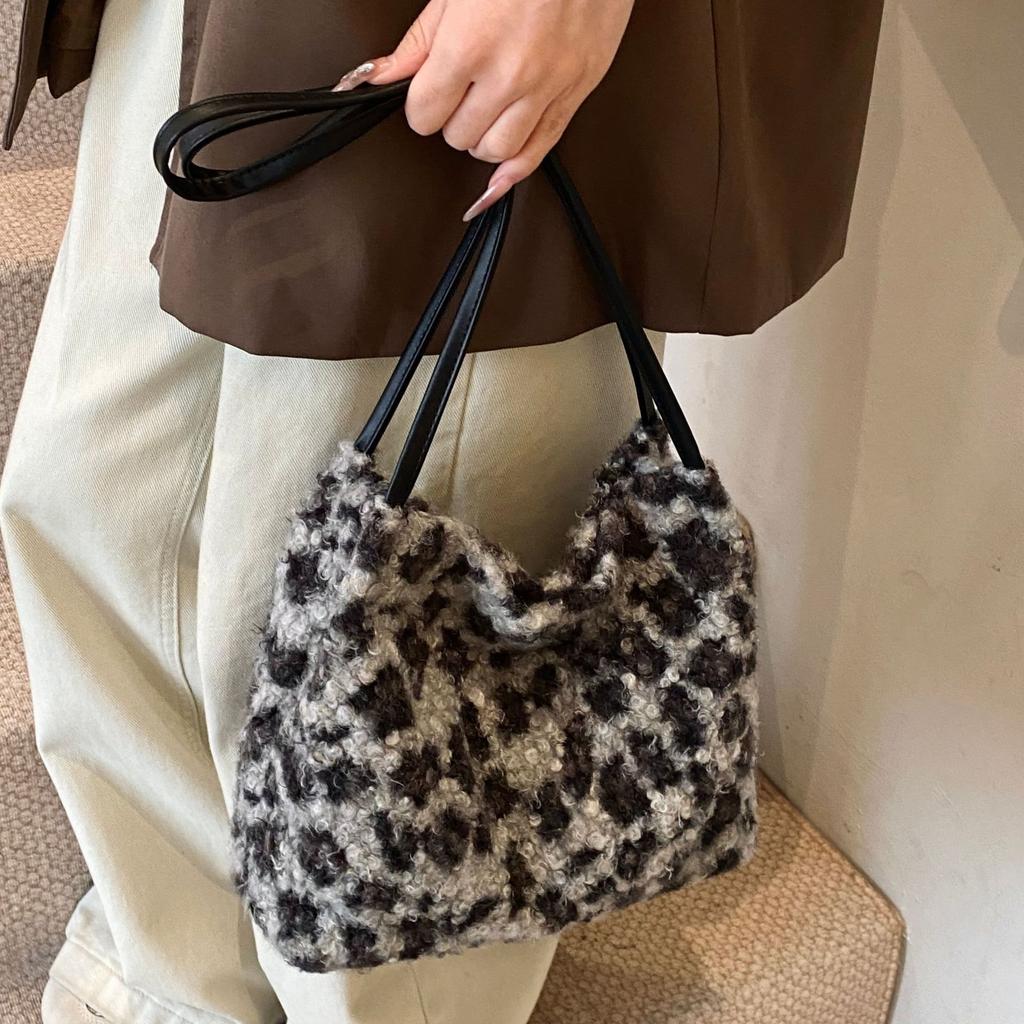 Leopard Print Large-capacity Plush Bag Women's 2025 New Autumn and Winter Korean Version Ins Foreign Style Tote Bag Shoulder Messenger Bag