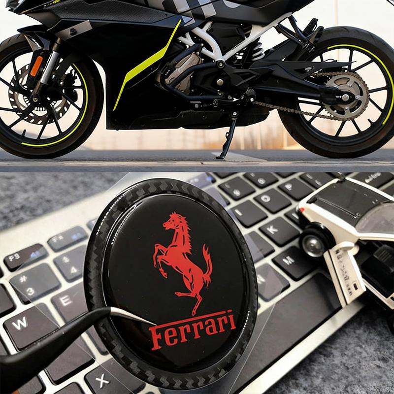 1 pièce Emblème Ferrari Badges de Voiture Décoratifs Autocollants Autocollant en Caoutchouc Souple Autocollant Personnalisé Protection Anti-Rayures Accessoires de Style