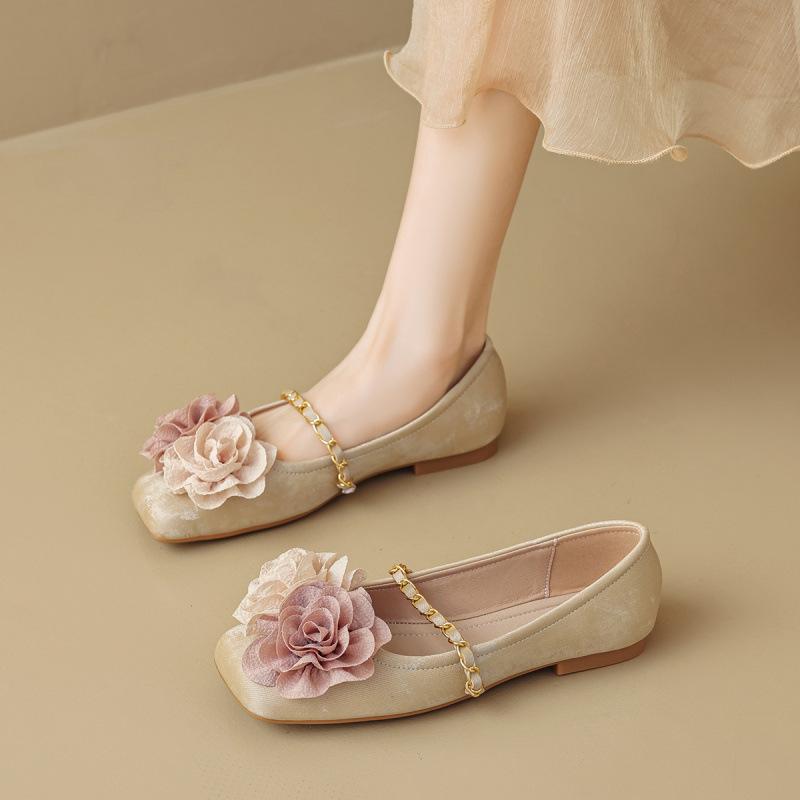 2025 spring new Chinese square head single shoes women's flat bottom shallow mouth word with flowers French fairy style versatile shoes