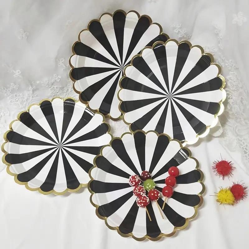 10Pcs CampingPicnic Tableware Set Disposable Paper Dishes Plate Cup Outdoor Camping Accessories Portable Cutlery