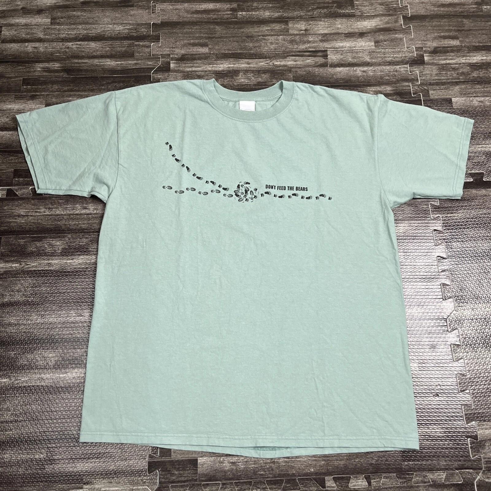 

Vintage Don’t Feed The Bears Graphic Tshirt Paw Prints Humor XL Blue VTG Nature M