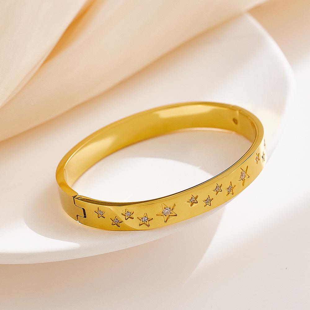 Gold Stainless Steel Bracelet with Zirconia-Inlaid Star Clasp