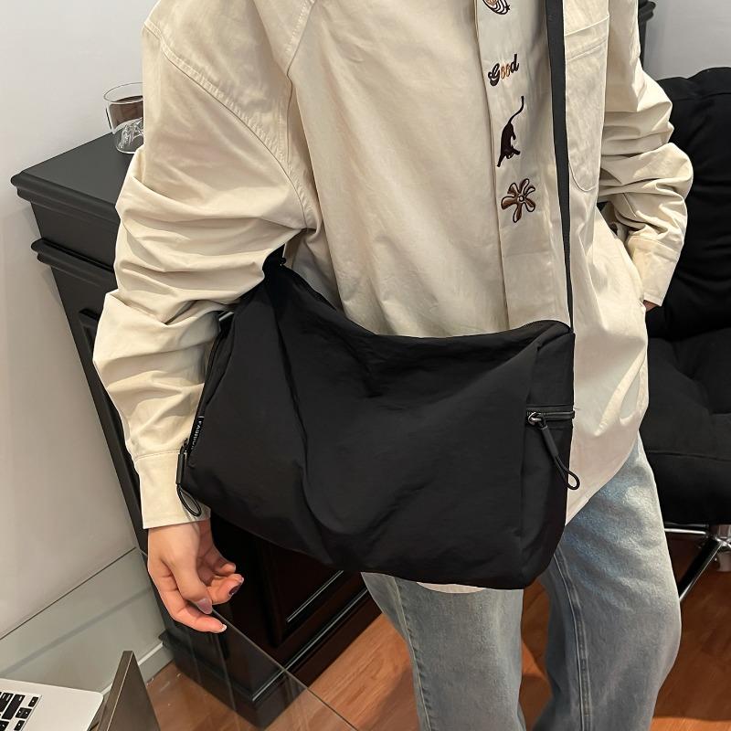 Leisure Commuting Large-capacity Small Square Bag Autumn New Sports Simple Fashion Shoulder Messenger Bag
