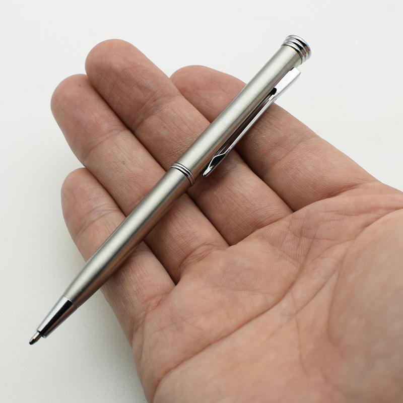 Mini Penna a Sfera Portatile in Metallo 0,7 mm Ricarica Nera Penna a Sfera a Rotazione Penna per Firma Materiale di Cancelleria per Ufficio/Scuola