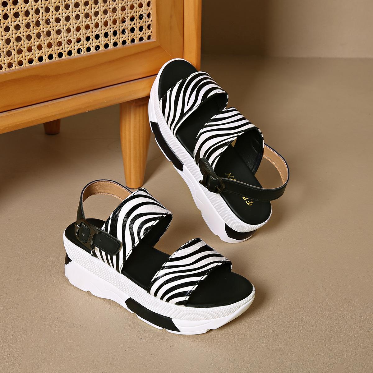 

European and American leopard print fashion fish mouth shoes women s 2025 summer foreign trade large size side space thick heel Roman high heel sandal 41 чёрный