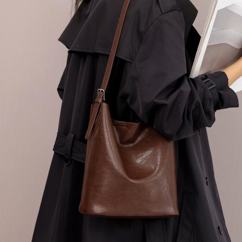 Vegetable Tanned Cowhide Bucket Bag Women's New Leather Women's Bag Fashionable Retro Messenger Bag Commuter Shoulder Bag Bag