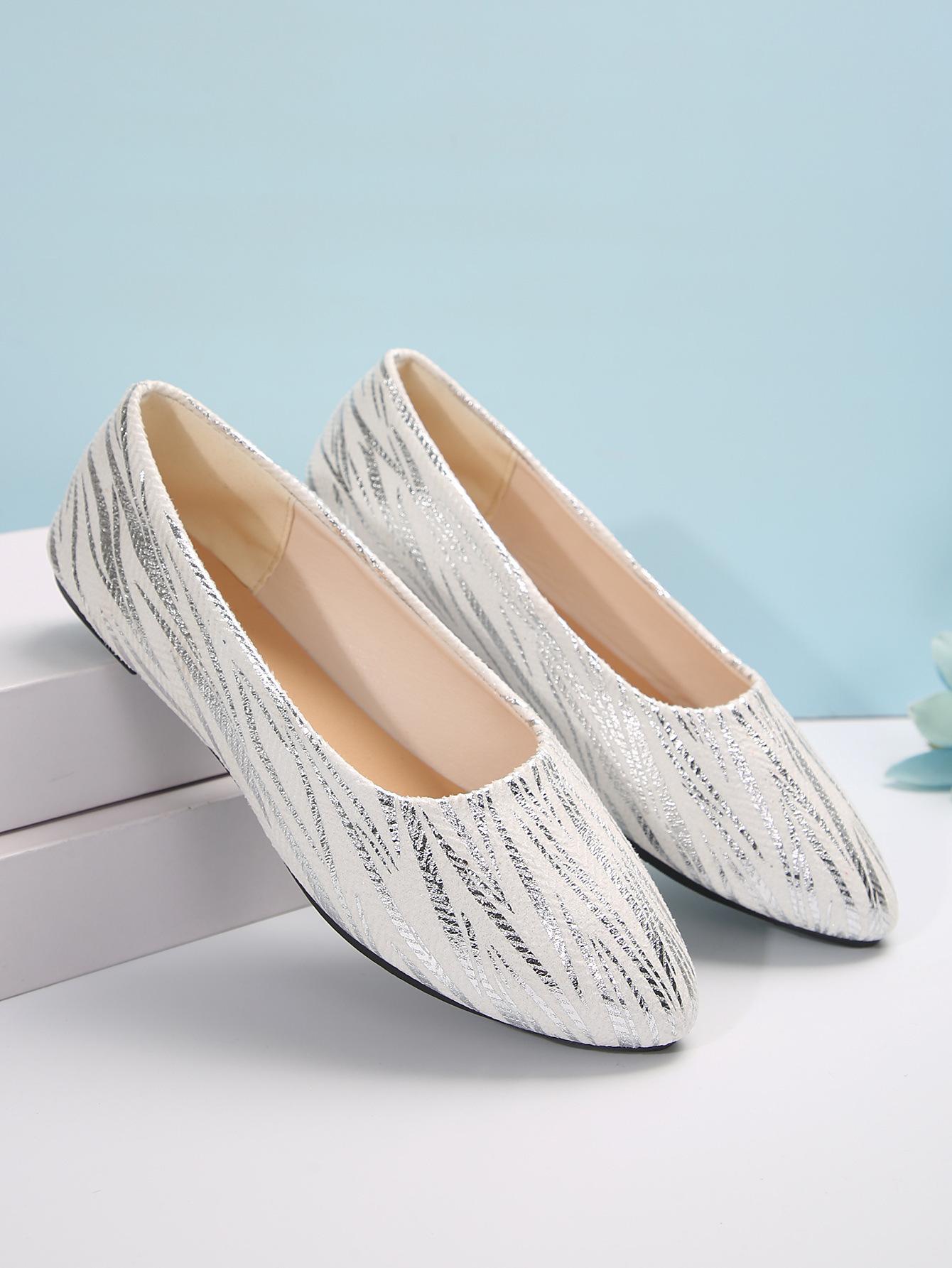 

Импортные товары большого размера 2024 года, осень, новые повседневные туфли для женщин, дышащие, с неглубоким горлом, с плоским дном, с заостренным носком, одна педаль 35 белый