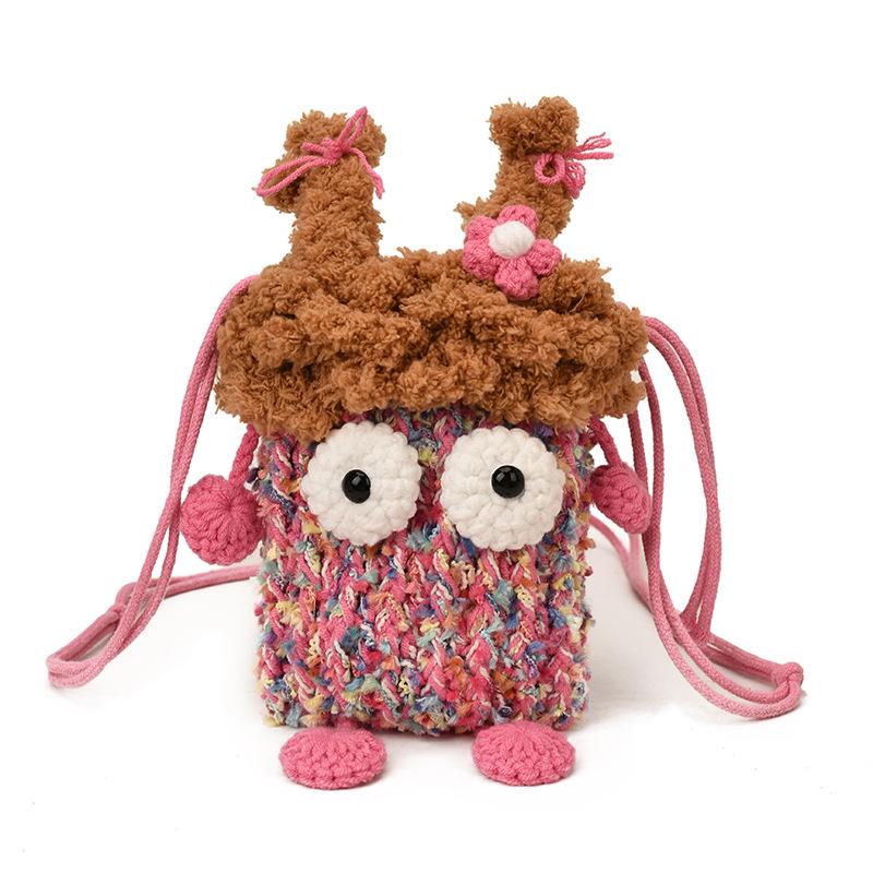 

Handmade Cartoon Wool Crossbody Bag – Cute Big-Eyed Girl Design for Autumn and Winter рожевий