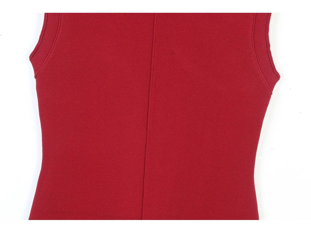 Elegant Women's Red Sleeveless Knitted Vest Dress - Round Neck, Waist-Slimming, and Figure-Flattering Fishtail Skirt for Evening.