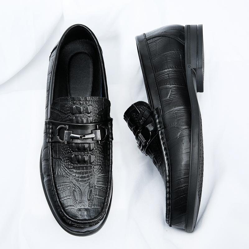 2025 autumn new men's shoes leather foot cover driving Doudou shoes summer flat heel business dress British small leather shoes