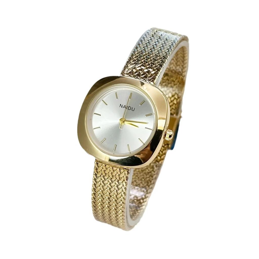 Fashion Women Watch Square Shaped Quartz Wristwatch Simple Roman Numerals Numbers Dial Women Gold Sliver Clock Relogio Feminino