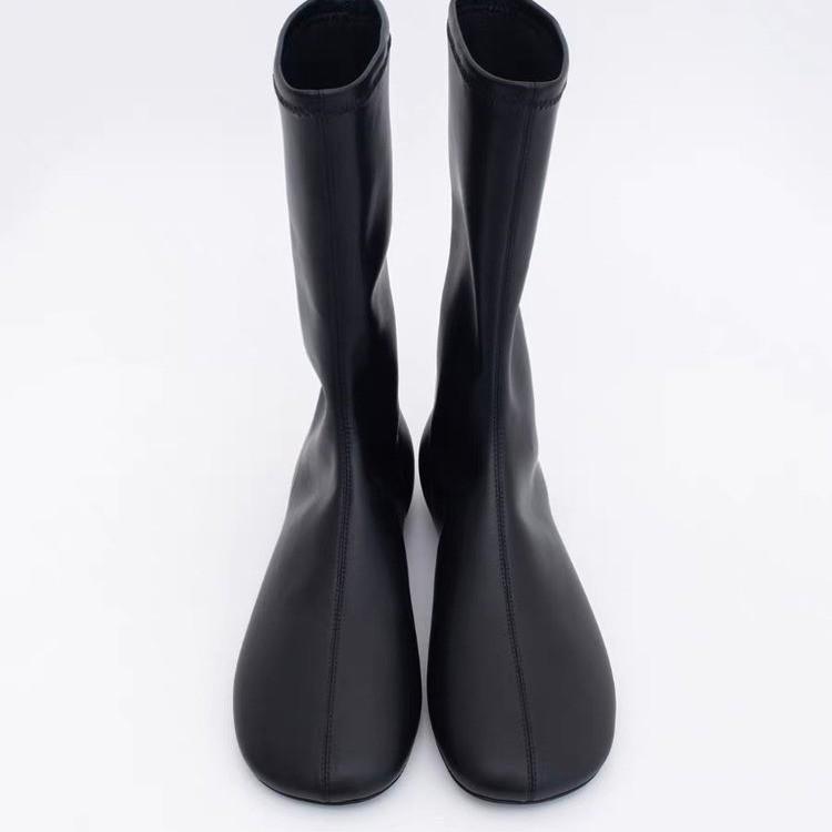 Retro Autumn and Winter Round Head Thin Boots Martin Shoes Women's 2025 New Short Boots Square Heel Duckbill Thin Short Boots