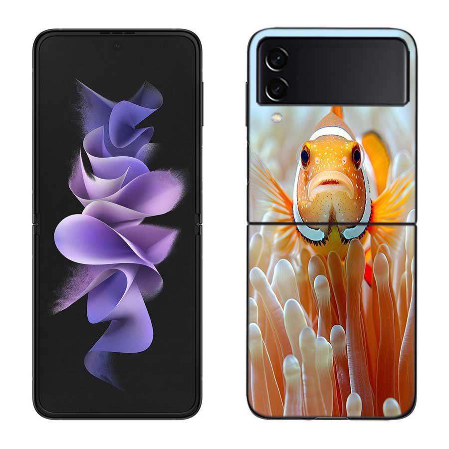 Clownfish and Sea Anemone Phone Case For Samsung Z Flip 7 6 5G Galaxy Z Flip 5 4 3 Black Hard Cell Cover Luxury PC Shell Coque