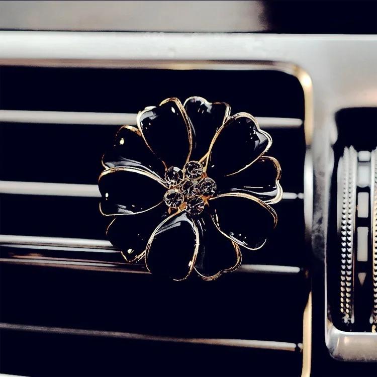 2pcs Exquisite Diamond Small Daisy Perfume Car Air Conditioning Vent Clip Aromatherapy Balm Car Decoration Supplies Black