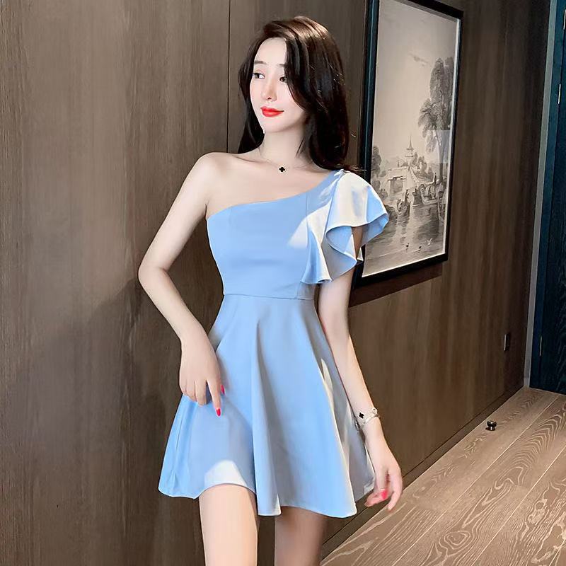 Fashion slanted shoulder dress, new sexy high waist, belly covering and thin short skirt, French simple waist dress skirt