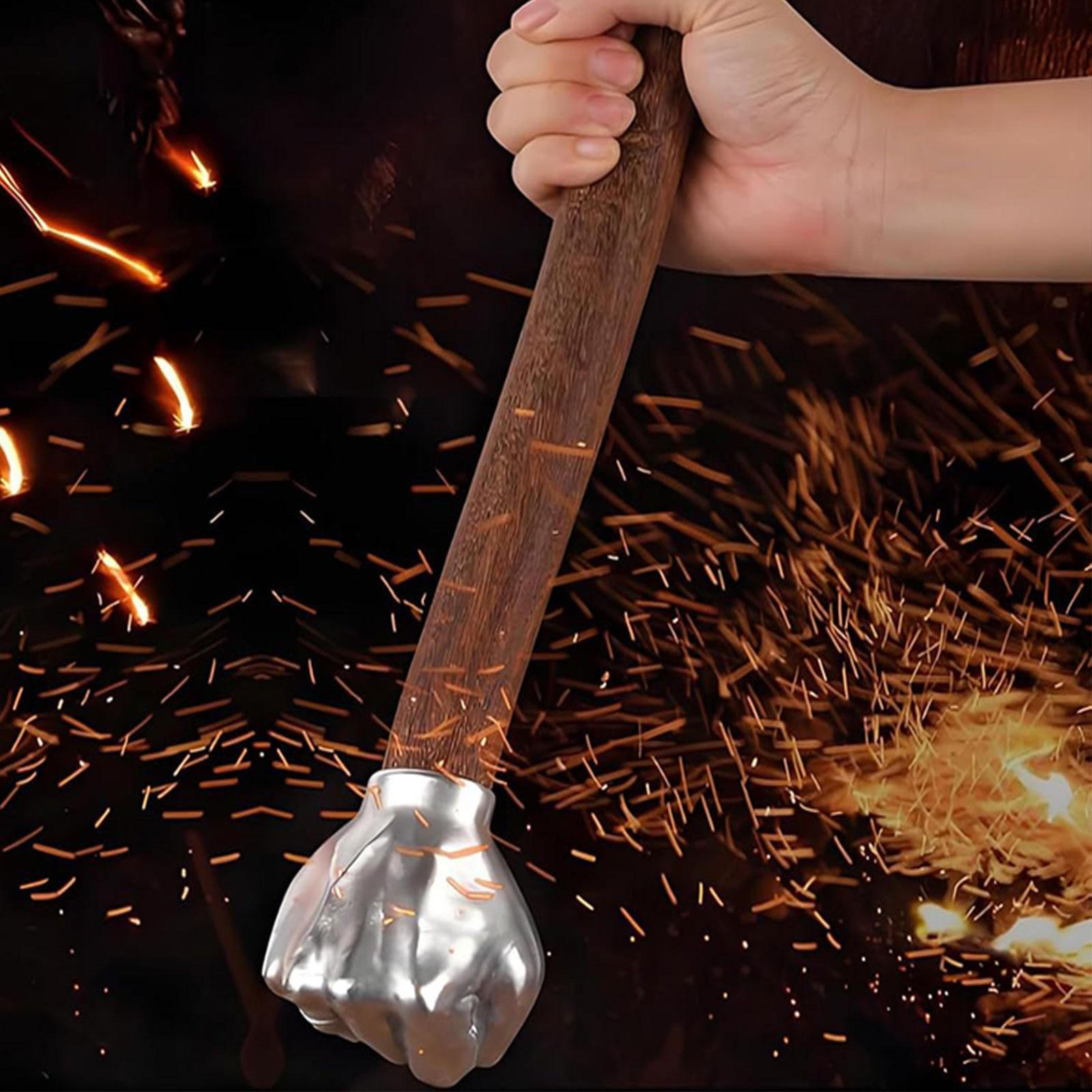 

Молоток из нержавеющей стали с головкой в форме кулака для кемпинга и садоводства Thumbs up