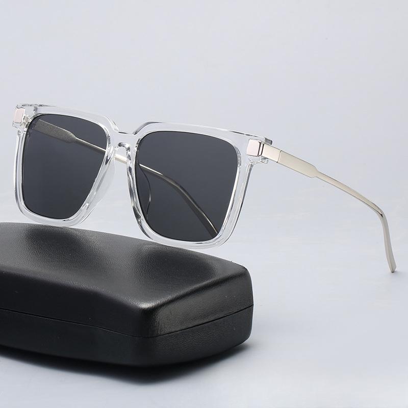 

Корейская версия квадратных больших коробок. Простые солнцезащитные очки. Модные личности, онлайн-знаменитости, мужчины и женщины в солнцезащитных очках.