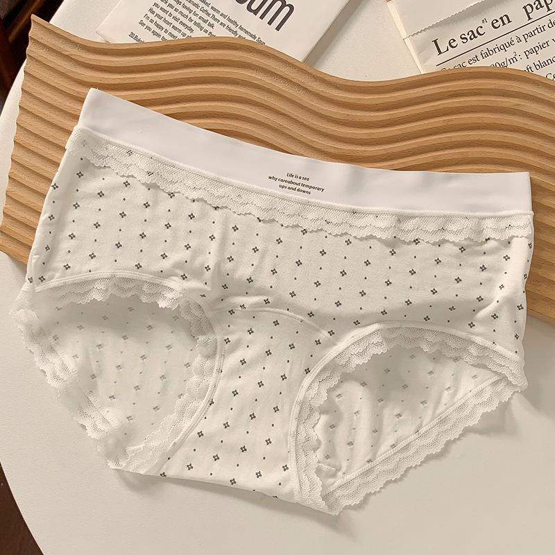 Female Spring and Autumn Sexy Lace 10A Bacteriostatic Extended Bottom Crotch Breathable Skin Friendly Ice Silk Briefs