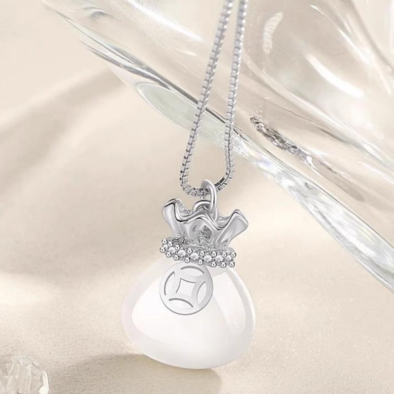 Elegant Lucky Bag Design Women'S Necklace With White Imitation Jade Pendant Fashionable Gift For Best Friends