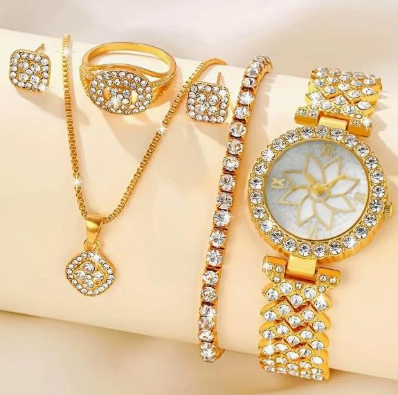 Ladies Fashion Bracelet Watch Diamond Inlaid Watch Cornucopia Roman Quartz Watch Women'S Watch