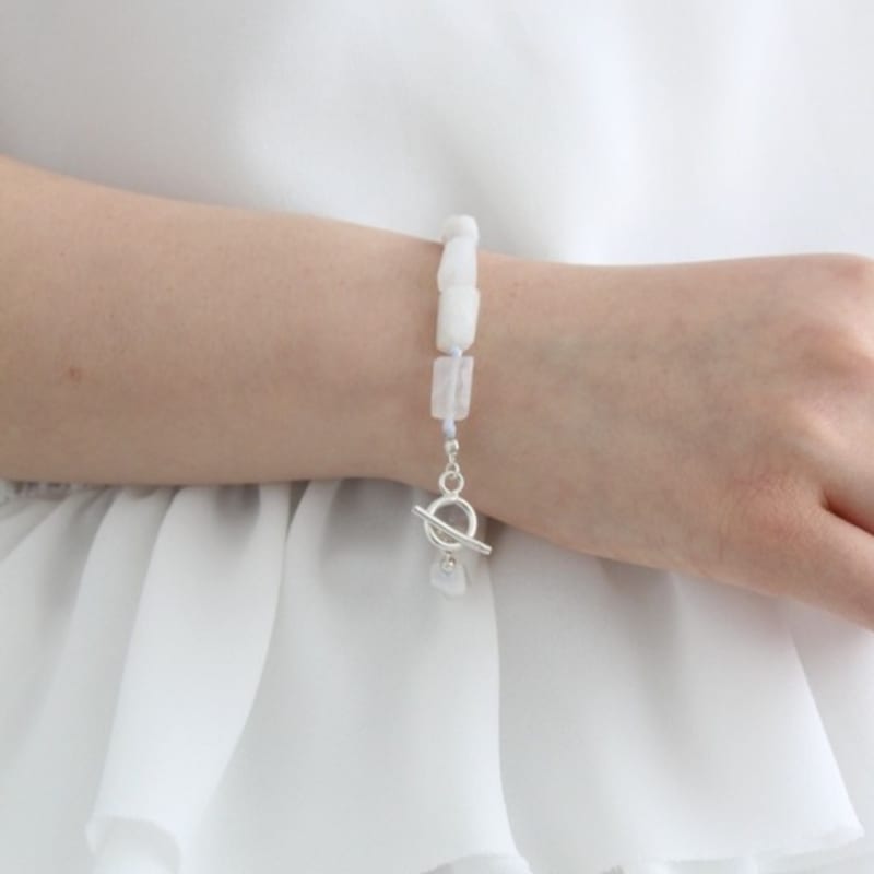 Evenesel Moonstone Matte Bracelet