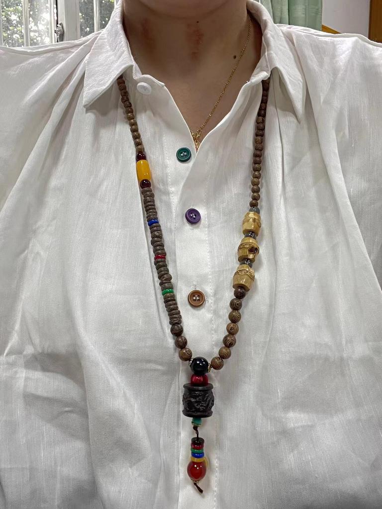 Trendy Unisex Wooden Bead Necklace: Versatile, High-End Pendant for Sweater Chains and Cotton Linen Attire