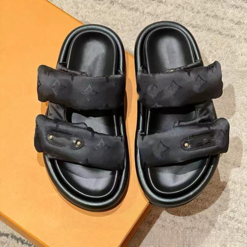 Thick-soled magic summer new fashion casual flat-bottomed open-toed slippers women's beach shoes