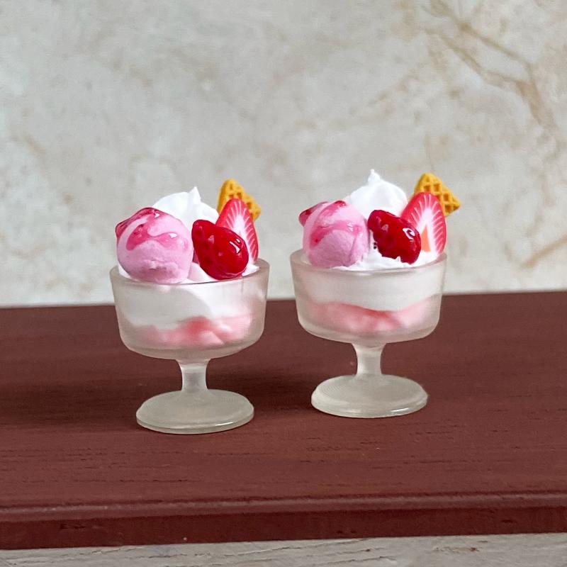 1pc Miniature Dollhouse Food Toy Strawberry Ball Pink Ice Cream Cup Model - DIY Decoration For Doll Accessories Kids Gift