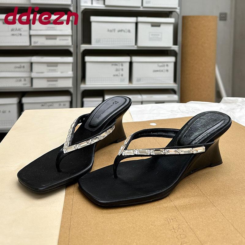 Mode Damen Pantoletten Damen Keilabsatz Hausschuhe Schuhe Sandalen Luxus Mode Strass Keilabsatz Hausschuhe Schuhe für Frauen Flip Flops